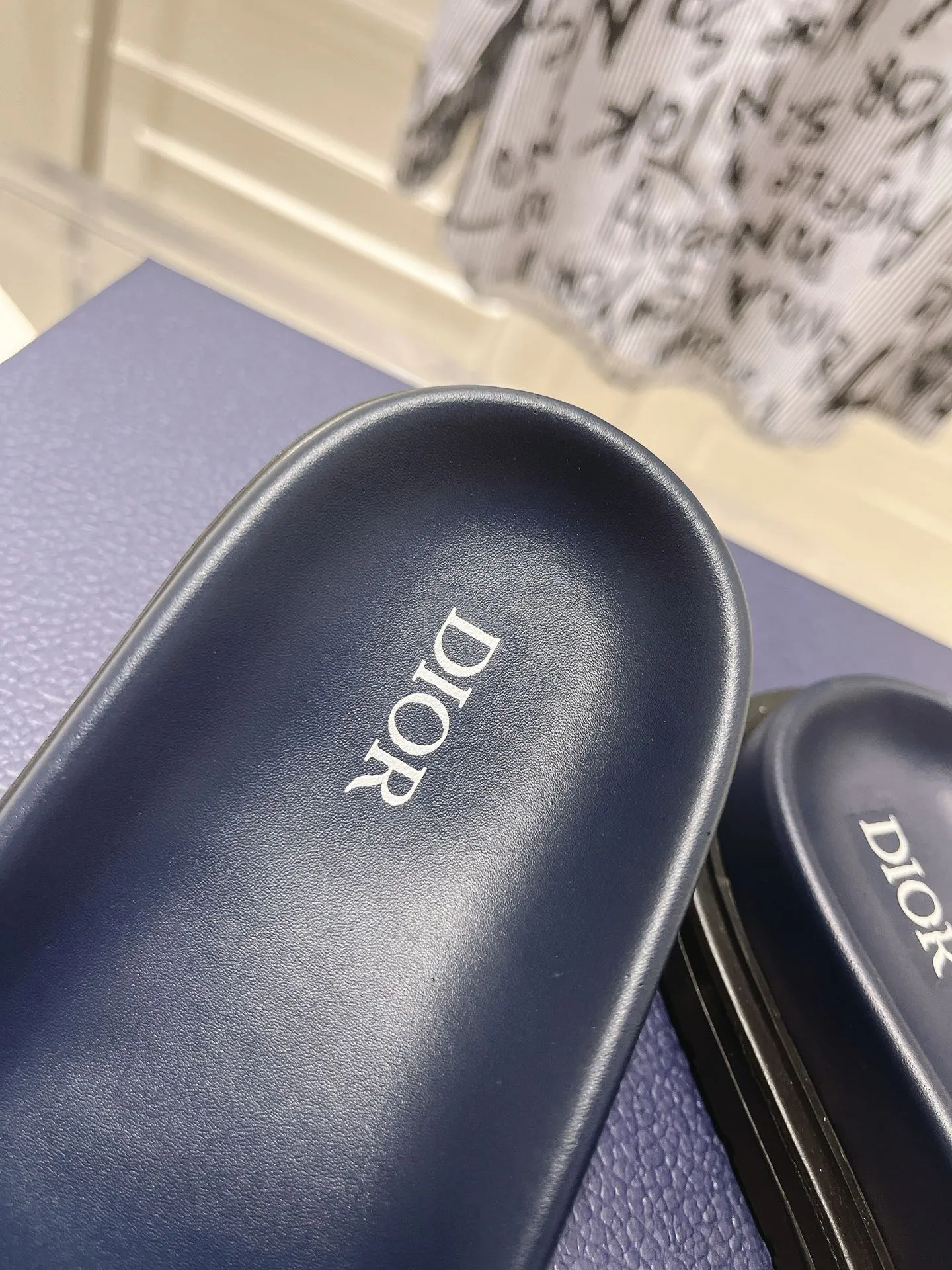 👟👟Ex-factory price 420👟👟 #Men's top version 𝐃𝐈𝐎𝐑# Dior's new men's summer slippers 🔥Purchase the original development Alias ​​sandals are new products in 2024. They are a leisurely and exquisite work. The upper is made of imported denim ➕ calfskin 🔥 Original molded rubber outsole provides the best comfort 🔥 ✔️Size: #38-46